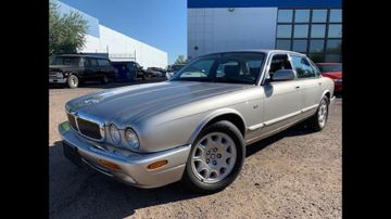 Jaguar XJ8, 1999