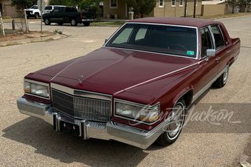 CADILLAC BROUGHAM, 1990