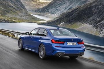 BMW 330e (G20) specs