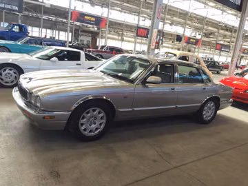 Jaguar XJ, 1999