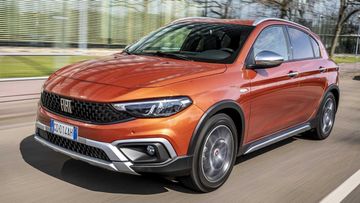 Fiat Tipo Cross 1.0 specs