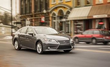Lexus ES 300h specs