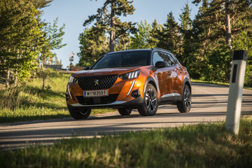 Peugeot 2008 BlueHDi 130 specs