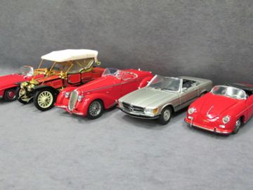 Five (5) 1/24 Scale Franklin Mint Cars