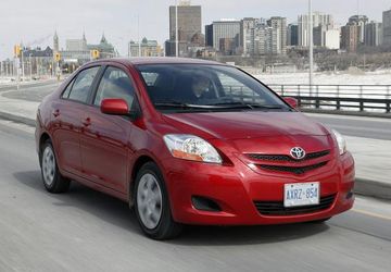 Toyota Yaris 1.5 Sedan (XP90) specs