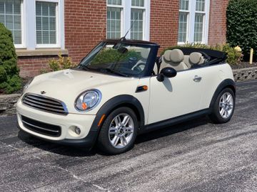 Mini Cooper Convertible, 2012