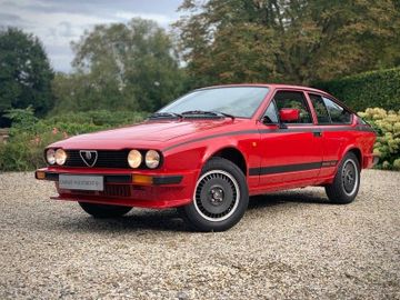 Alfa Romeo GTV 2.0 Grand Prix specs