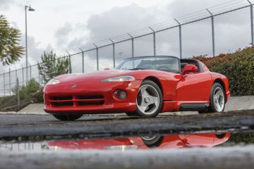 Dodge Viper RT/10 VIN. 1B3BR65E5NV100001, 1992