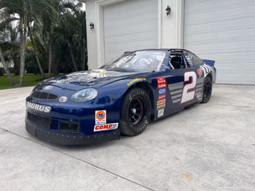 Ford Taurus NASCAR, 2001