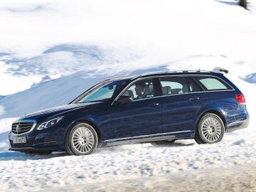 Mercedes-Benz E 350 T (S212 306 PS) specs