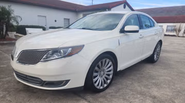 Lincoln MKS, 2013