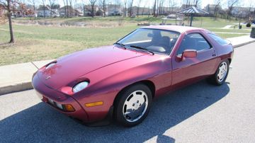 Porsche 928, 1981
