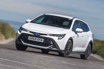 Toyota Corolla Touring Sports Trek 1.8 Hybrid (122 PS) specs