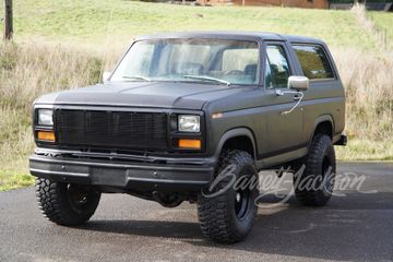 FORD BRONCO CUSTOM SUV, 1982