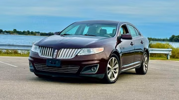 Lincoln MKS Sedan, 2011