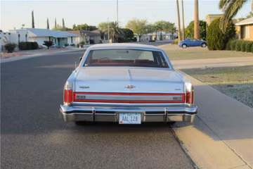 LINCOLN TOWNCAR 4 DOOR SEDAN, 1979