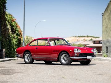 Ferrari 330 GT 2+2 Series I by Pininfarina, 1965