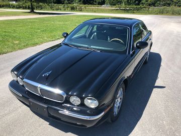 Jaguar XJ8 Sedan, 2004