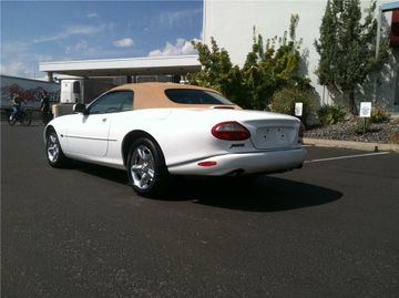 JAGUAR XK8 CONVERTIBLE, 1997