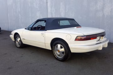 BUICK REATTA CONVERTIBLE, 1990