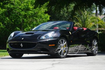 FERRARI CALIFORNIA CONVERTIBLE, 2010