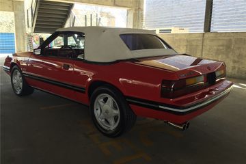 FORD MUSTANG CONVERTIBLE, 1983