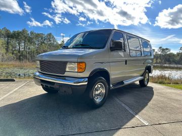 Фургон Ford E250, 2006 года
