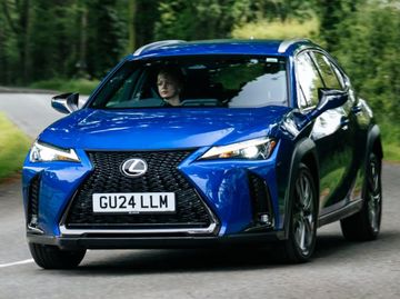 Lexus UX 300h specs
