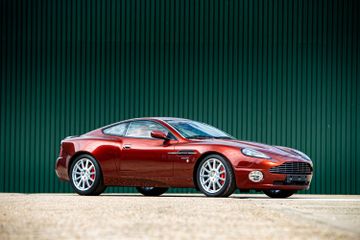 Aston Martin V12 Vanquish S Coupé, 2005