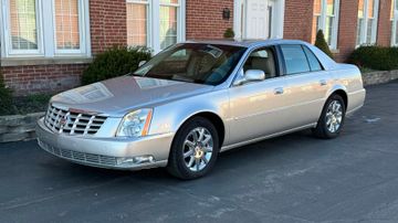 Cadillac DTS Premium Collection Sedan, 2011