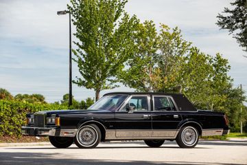 Lincoln Town Car, 1989