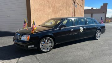 Cadillac Deville Presidential Limousine, 2000