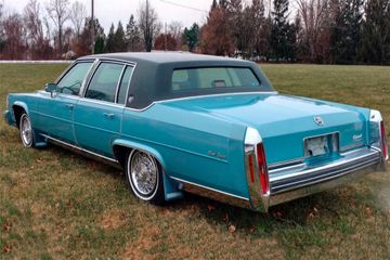 CADILLAC FLEETWOOD BROUGHAM SEDAN, 1985