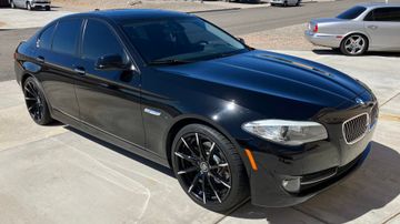 BMW 528i Sedan, 2011