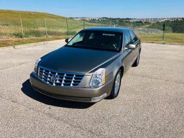 Cadillac DTS, 2010