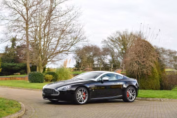 Aston Martin V8 Vantage Coupé, 2010