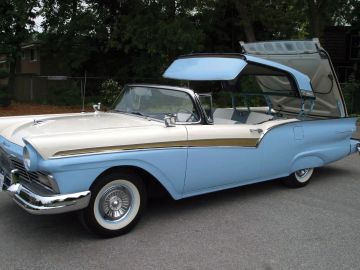 Ford Fairlane 500 Skyliner, 1957