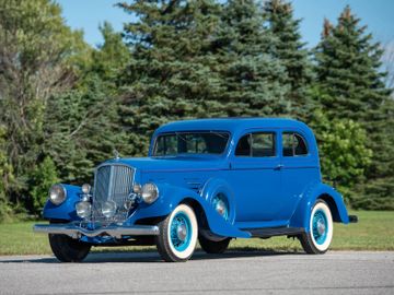 Pierce-Arrow Model 840A Club Brougham, 1934