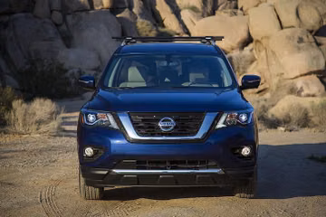 Nissan Pathfinder (R52) (Facelift) specs
