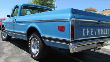 CHEVROLET C-10 CUSTOM PICKUP, 1972