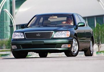 Lexus LS 400 specs