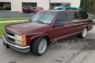 CHEVROLET SUBURBAN CUSTOM SUV, 1999
