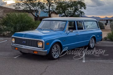 CHEVROLET SUBURBAN CUSTOM SUV, 1971