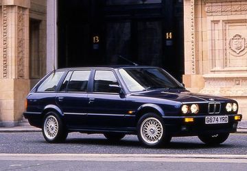 BMW 325i Touring (E30) specs