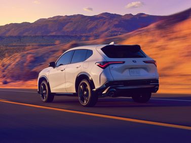 Acura ADX, Внедорожник 5 дв. — вид сзади в три четверти