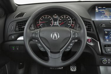 Acura ILX I Рестайлинг, Седан — рулевое колесо