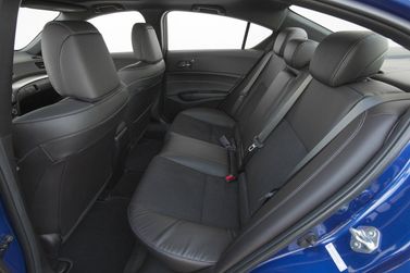 Acura ILX I Рестайлинг, Седан — задние сиденья