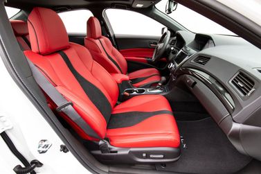 Acura ILX I Рестайлинг 2, Седан — общий вид салона