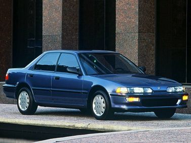 Acura Integra ثانياً، سيدان — منظر أمامي أيمن