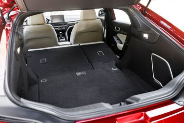Acura Integra رابعاً، هاتشباك 5 أبواب — حجرة الأمتعة